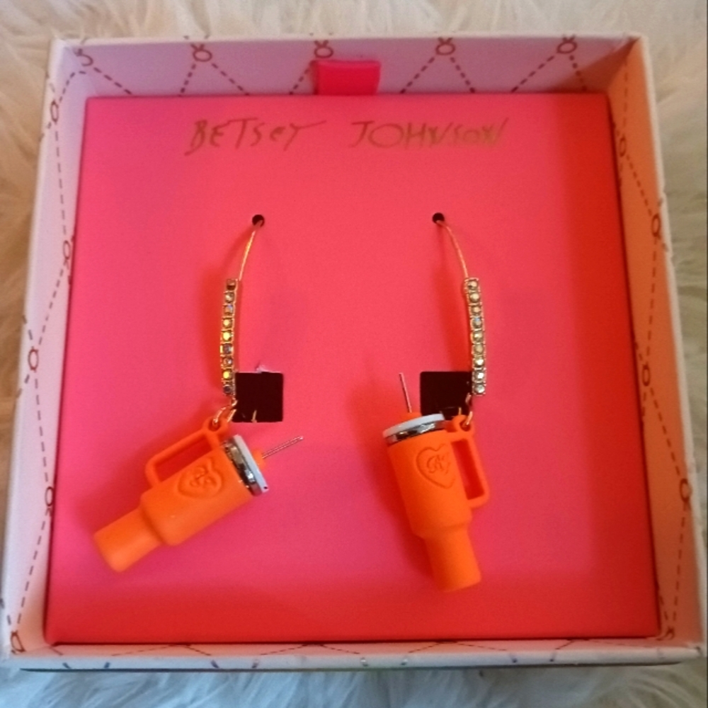 Betsey Johnson earrings - Picture 1 of 6